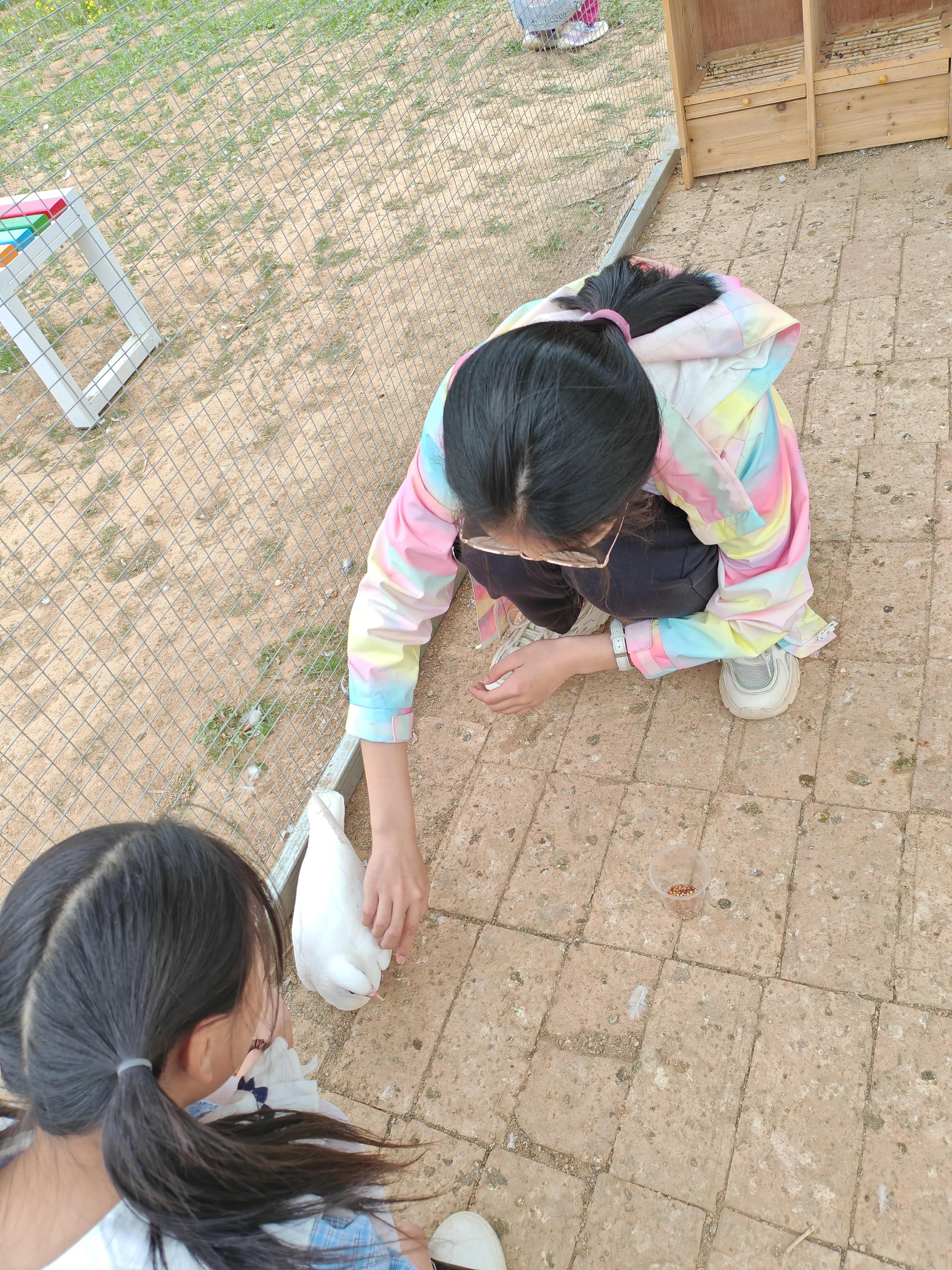 及时发现孩子的长处加以引导,善于发现细节放大孩子的优点