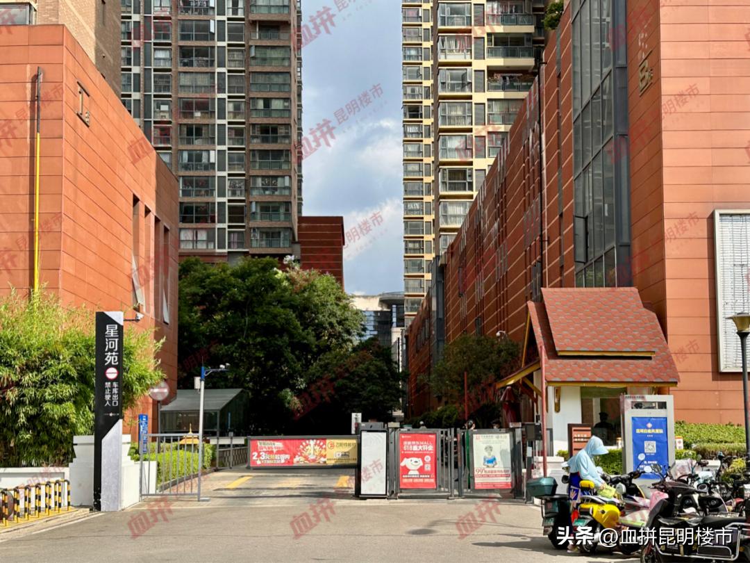 同样是背靠大型城市商圈,这个小区却算不上贵?