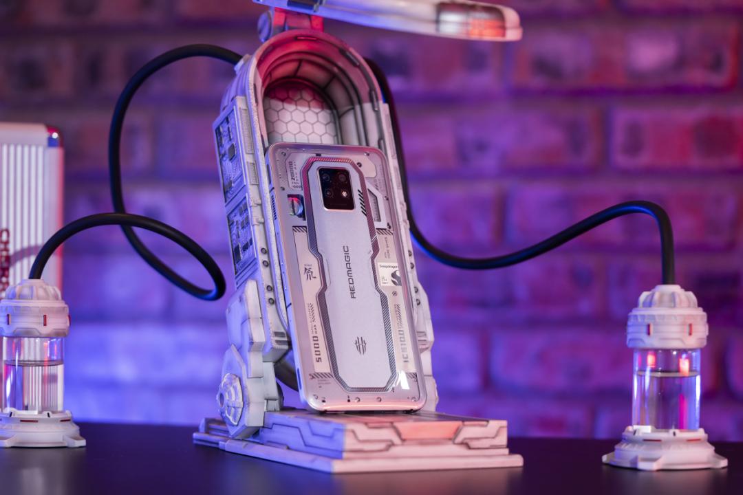 玩游戏曲面屏旗舰机,最适合打游戏的直屏旗舰