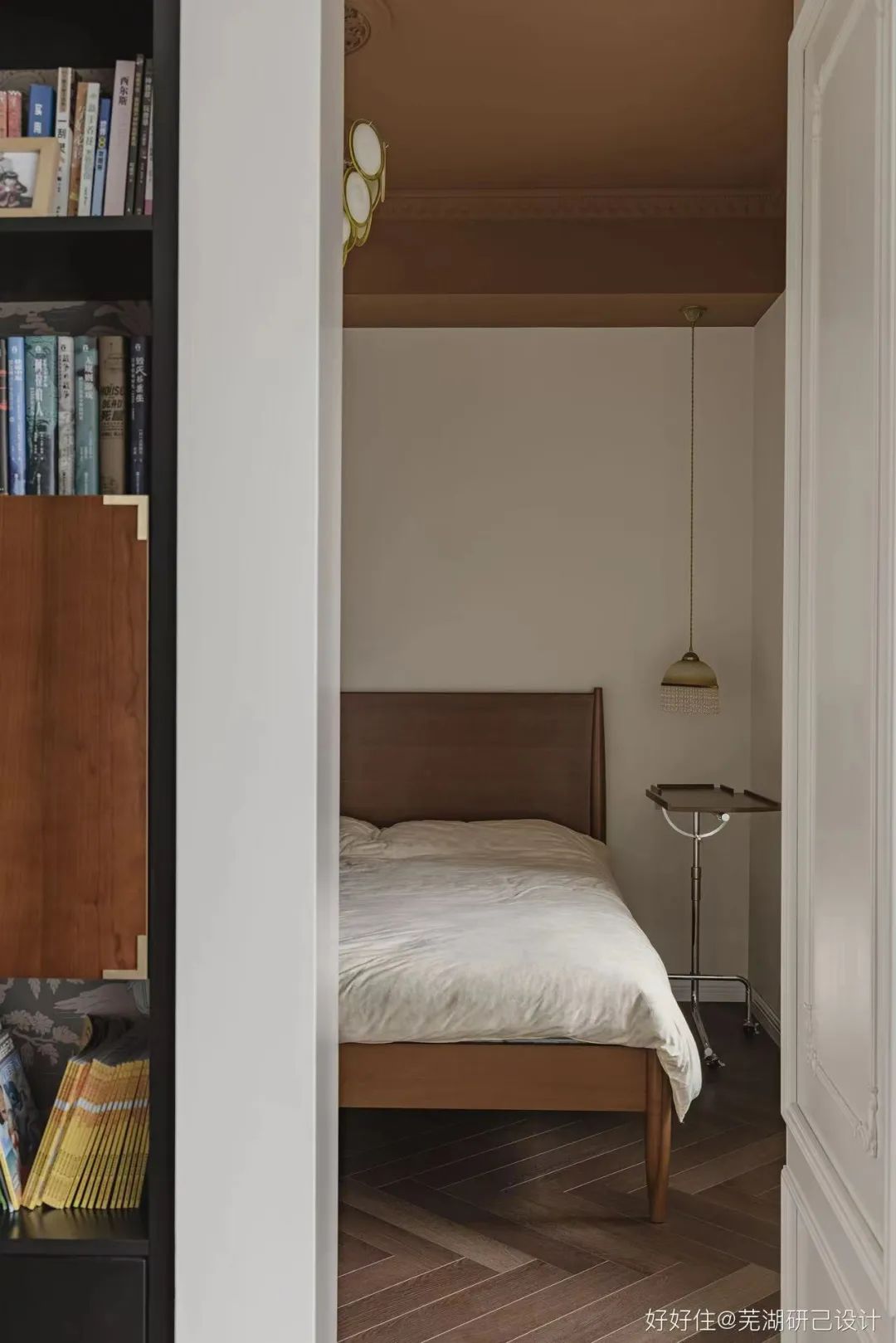 入户门正对次卧户型,长条户型进门对着次卧