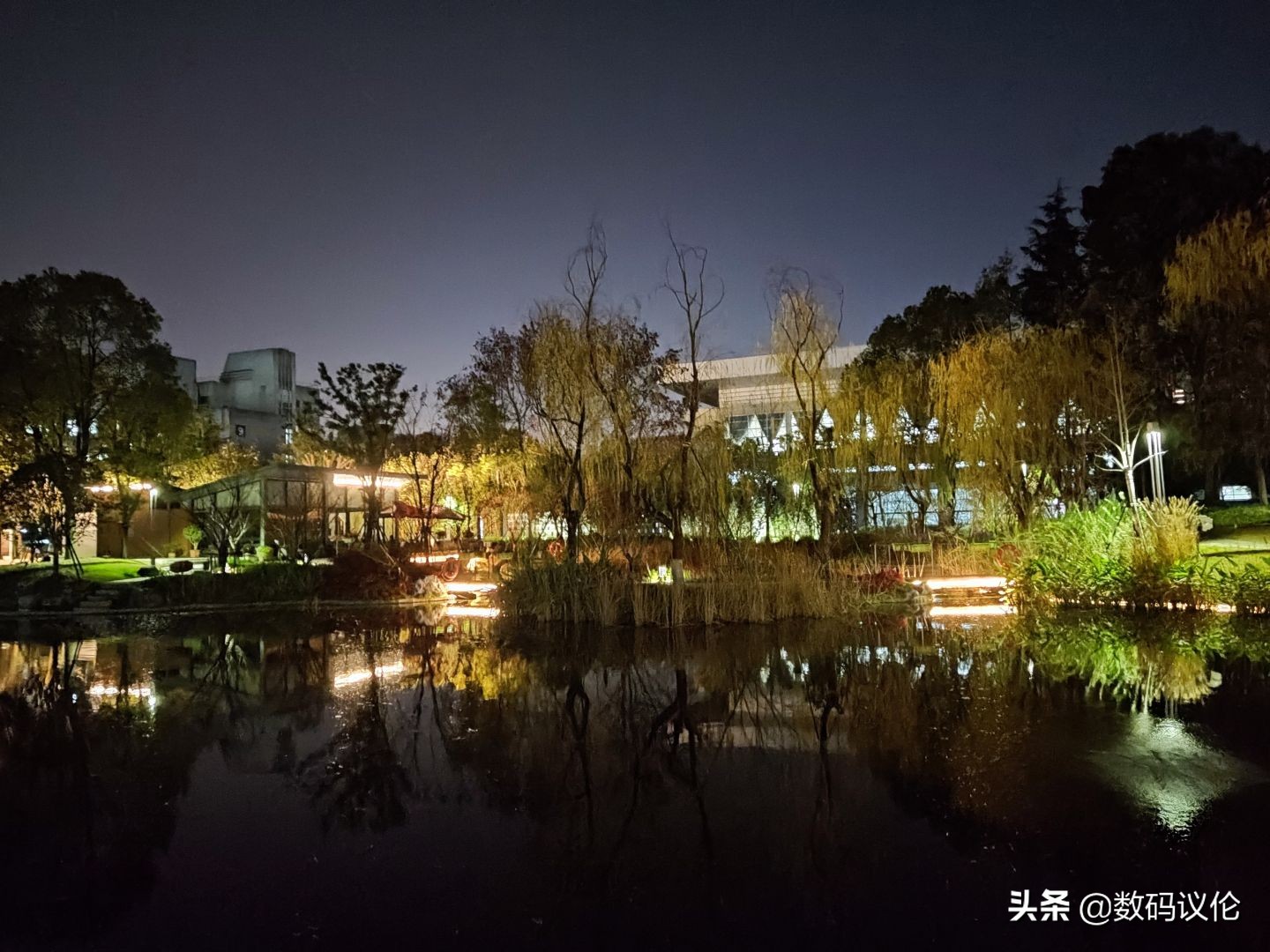 摩托罗拉motoedgex30骁龙8,摩托罗拉motoedgex30优缺点