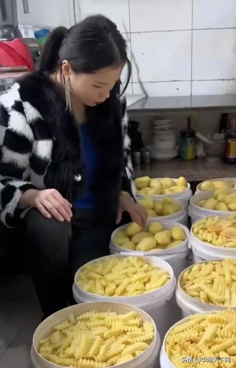 摆摊卖小吃真实月收入情况,新手摆摊卖小吃一个月真实收入