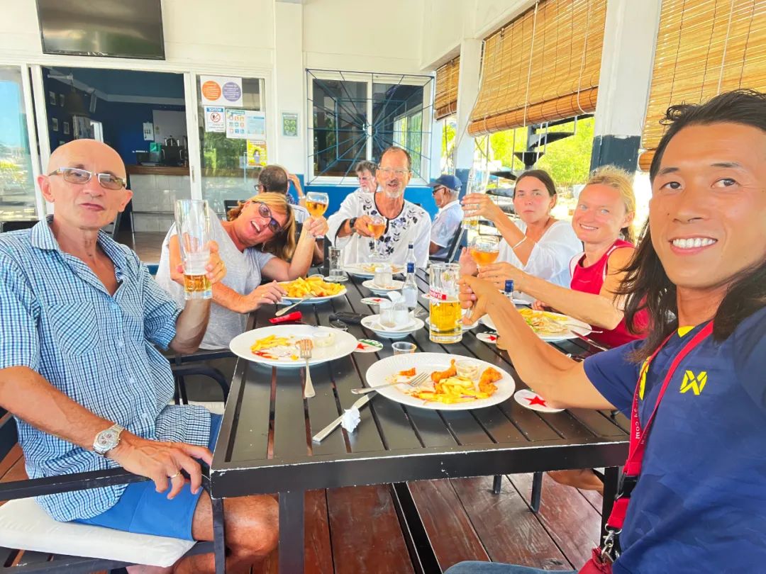 “真正远航的都是疯子！”但我无条件相信我的船长我的船