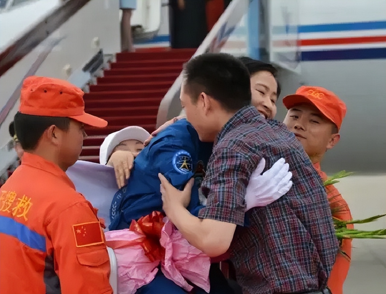 中国首位女航天员刘洋事迹,中国首位女航天员刘洋出征太空