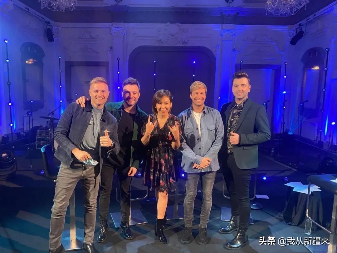 艾丽菲拉丨西域女孩与“西城男孩”的《平凡之路》