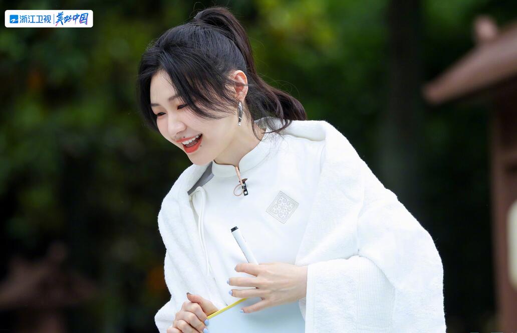 蔡徐坤跑男路透当面被玩梗,蔡徐坤跑男黄河篇撕名牌