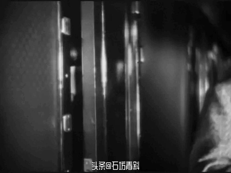 23岁被好莱坞封杀，拒绝减薪，性取向遭质疑，晚年出书揭黑幕