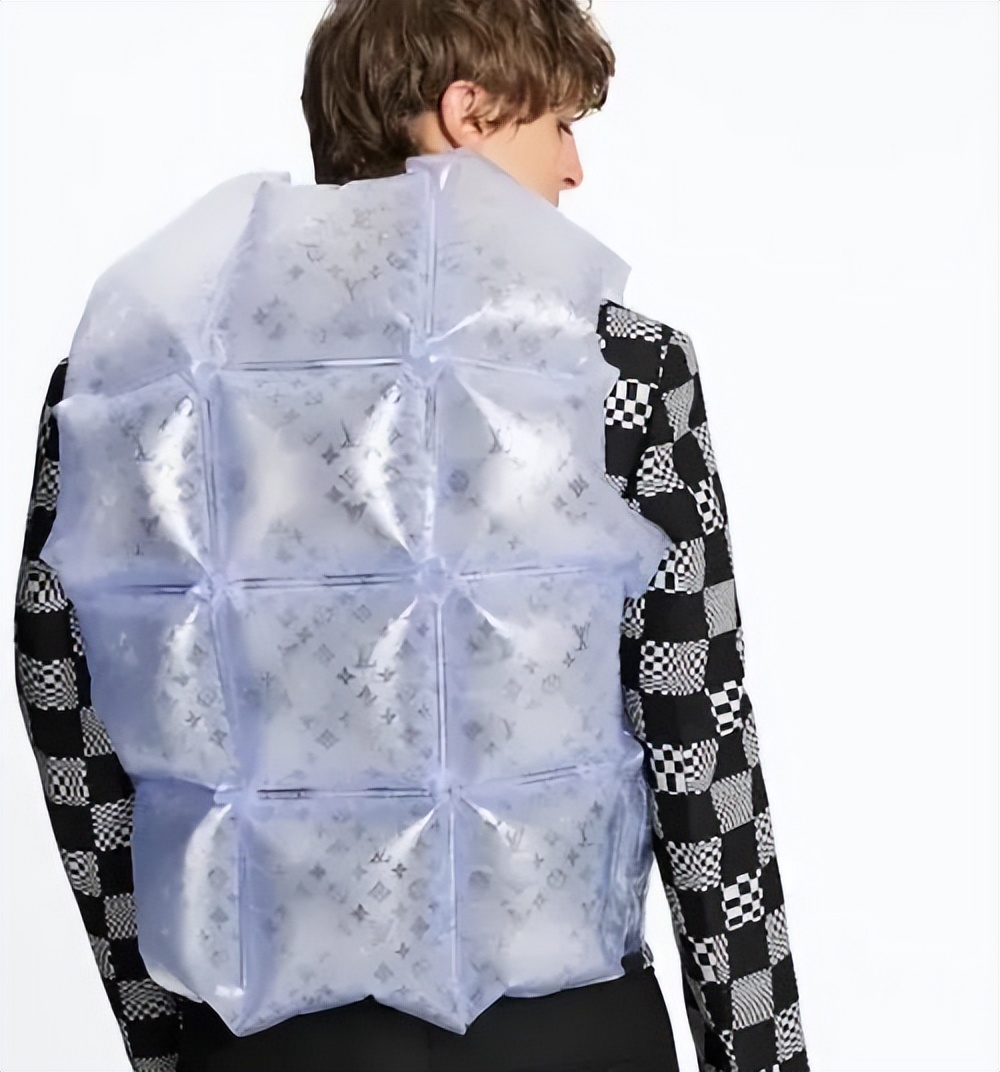 巴黎世家垃圾袋限量,巴黎世家被当成垃圾袋