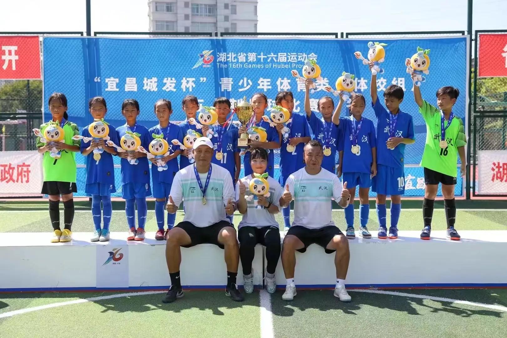 游泳青训因为坚持所以热爱,足球青训挥洒汗水