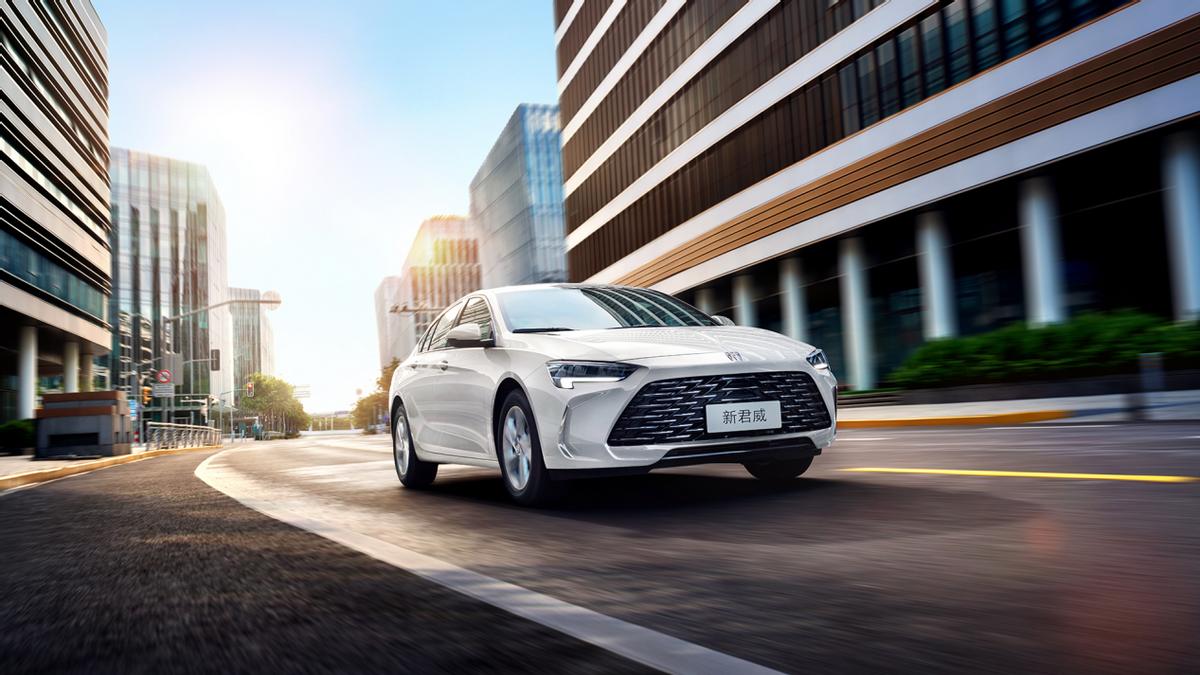 1.5t的别克新君威值不值得买,15万买新君威还是二手君越