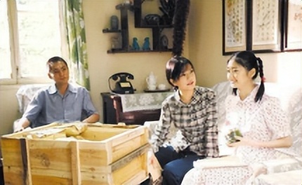 背景成谜景甜：坐拥3.5亿豪宅，拒绝张继科被金主强捧十年不红