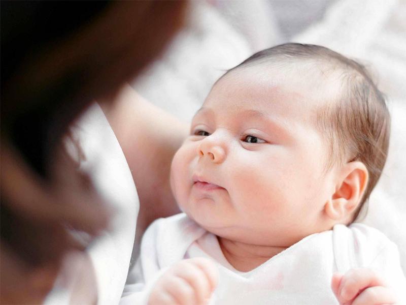 一两个月的婴儿怎么带,两个月婴儿都会什么技能