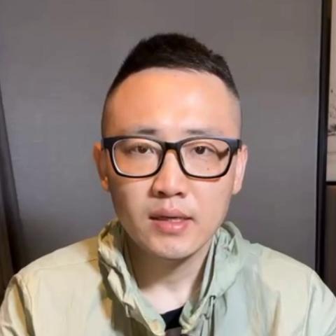 挤在星巴克的失业中年人,星巴克为何会挤满失业中年人