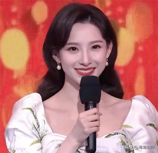 比董卿都有才华的女子,比董卿更有才气的网红