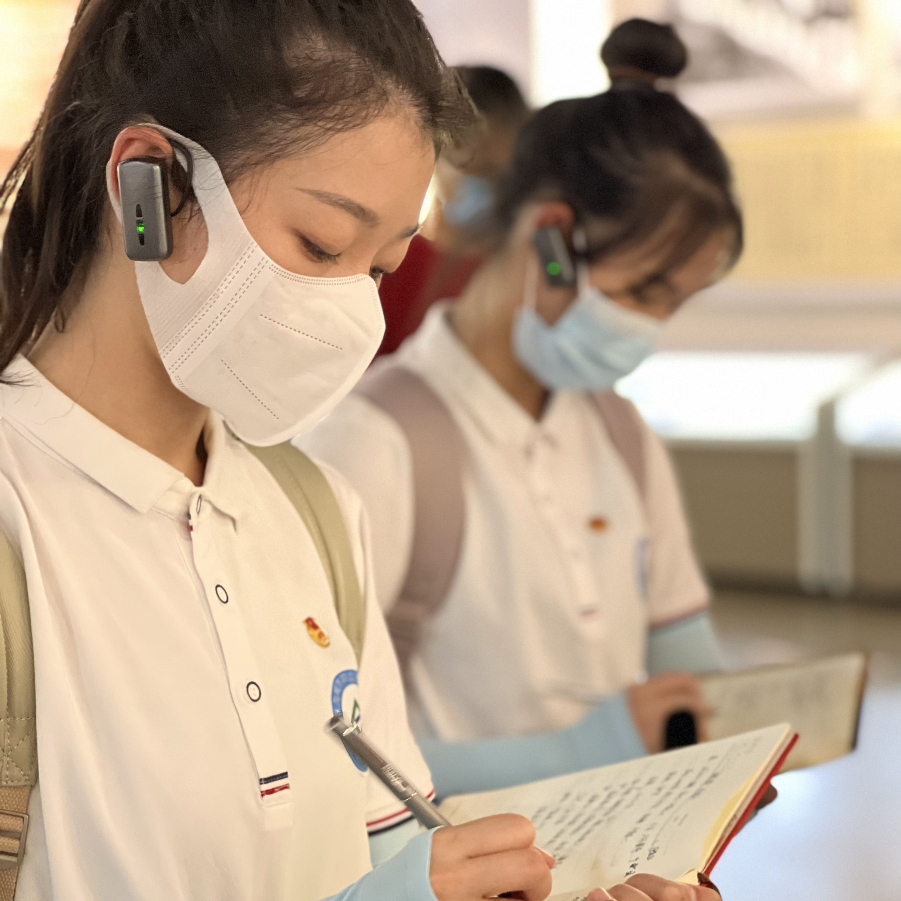 珠海城市职业技术学院三下乡:珠遵携手,*党**史教育“映山红”