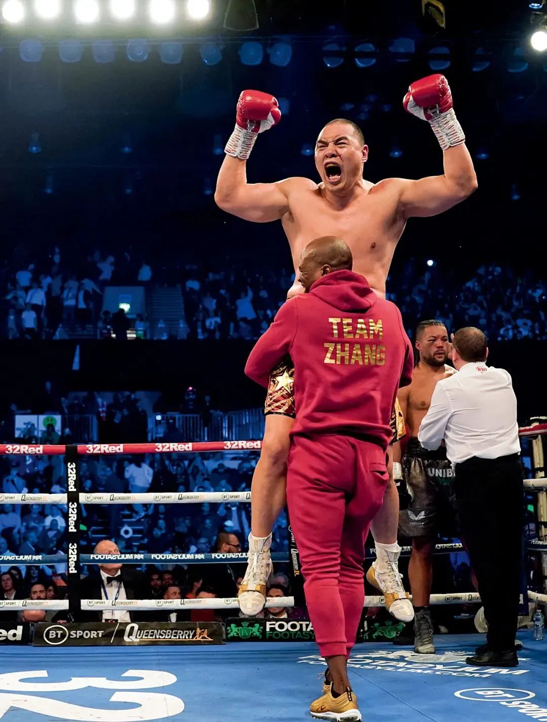 张美煊中国首位重量级拳王,四十多岁的拳王