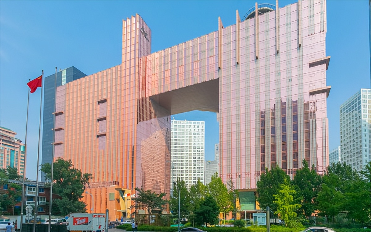 一罐红牛花光了所有的积蓄,一瓶红牛造就三个富豪