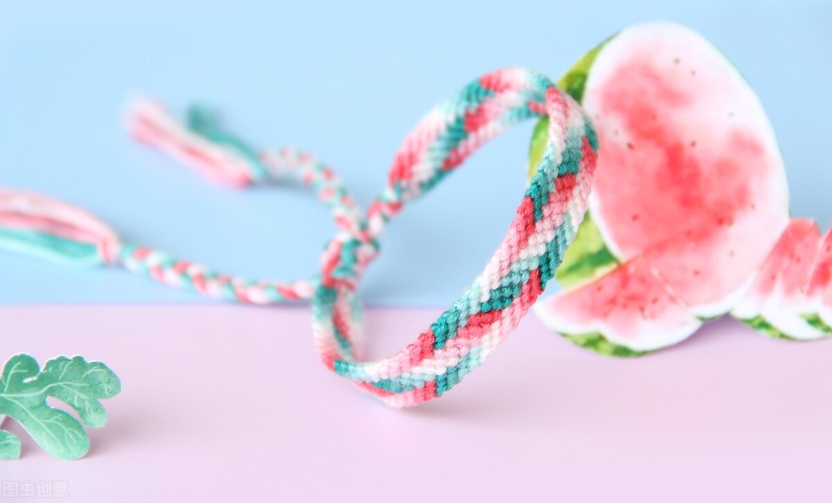 山河已冬，风雪满头，他却再也等不到自己的归人