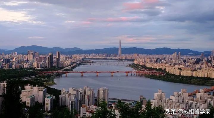 各国留学费用比较,2022各国留学费用排名及费用明细