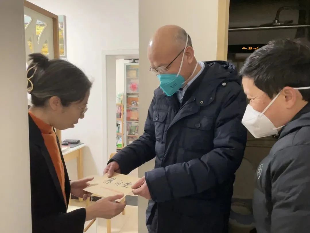 县四大家领导开展春节走访慰问,春节前乡党委政府领导慰问群众