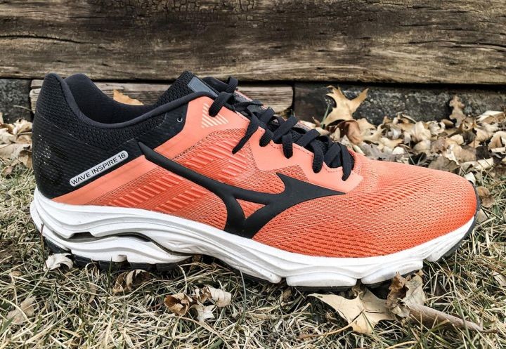 亚瑟士美津浓迪卡侬慢跑鞋,美津浓与亚瑟士跑步鞋评测