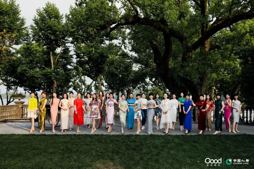 |双星有约|美好星座派对，美好同学在西子湖畔演绎复古摩登范儿