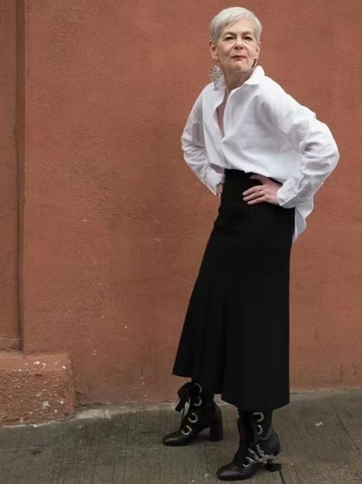 衬衫与卫衣的高级搭配,衬衣跟卫衣搭一起真的很好看