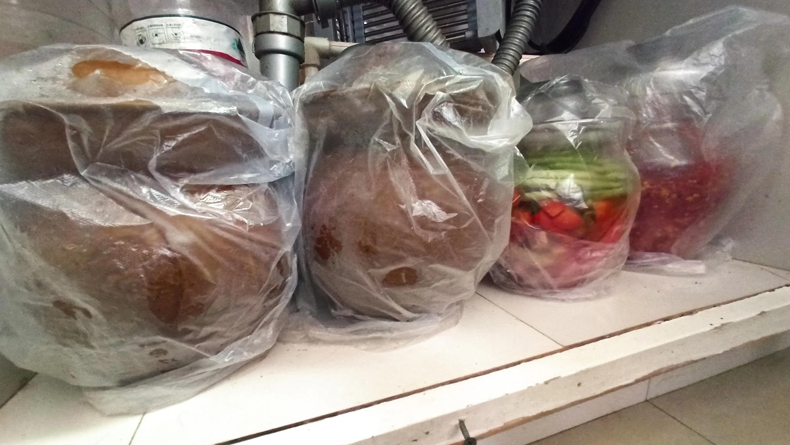 自制老坛泡菜萝卜,泡菜坛子腌酸萝卜