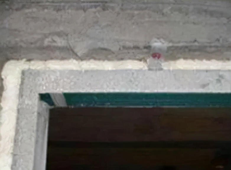 窗框打发泡胶能解决淌水问题吗,发泡胶溢出