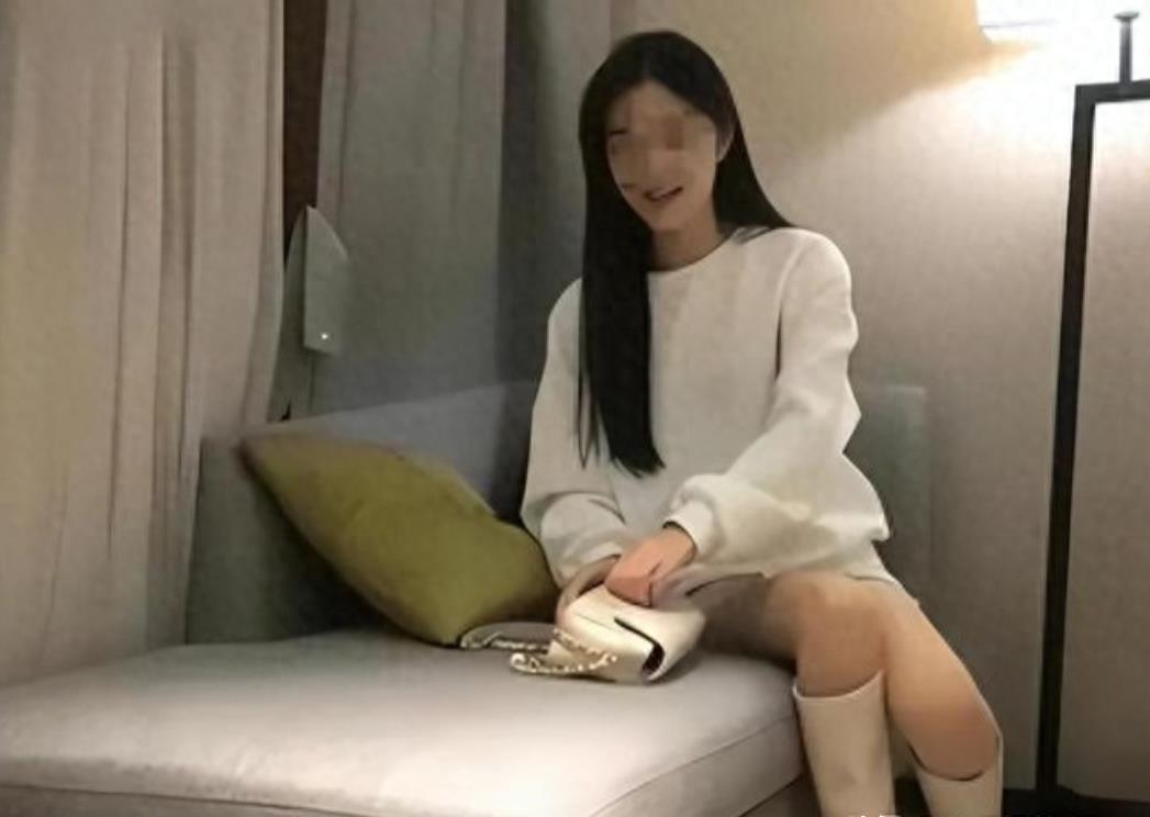 美女被诈骗，竟被迫与“阴犬”上床，几百万也被骗走！