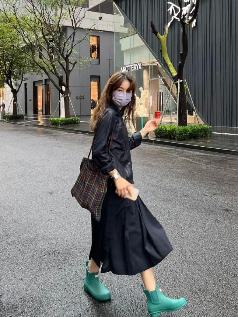 1万块钱可以买小雨伞吗,1万元以下雨伞