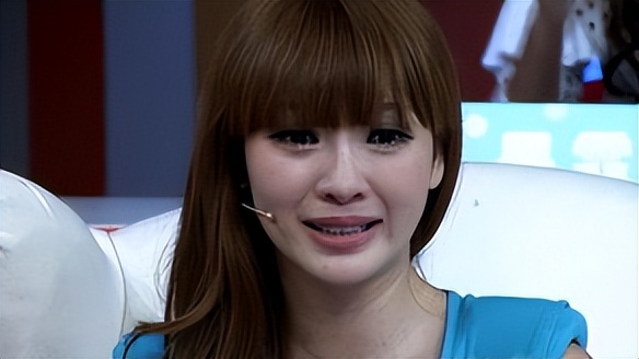 “胸前有料”柳岩：因伴娘门身败名裂，得罪陈凯歌被王思聪骂无脑