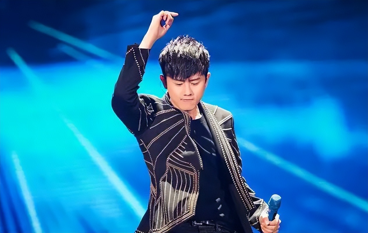 出生在小县城,出生在小县城里