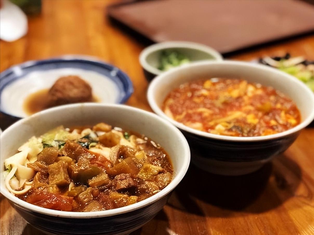 天冷做面条的方法和技巧,冬天面条的神仙吃法酸辣拌面