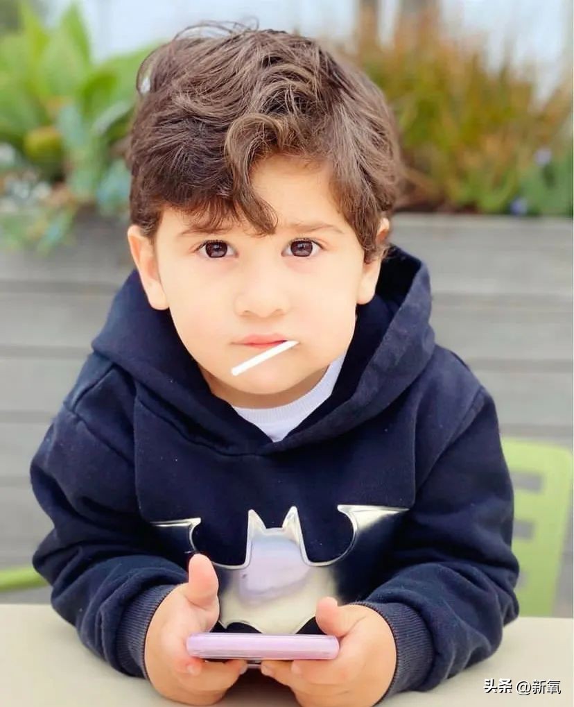 梅西年轻的时候有多调皮,17岁的梅西到25岁的梅西