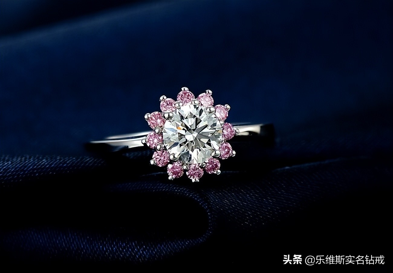 钻石戒指怎么看切工等级好坏,婚戒款式钻石大小注意事项