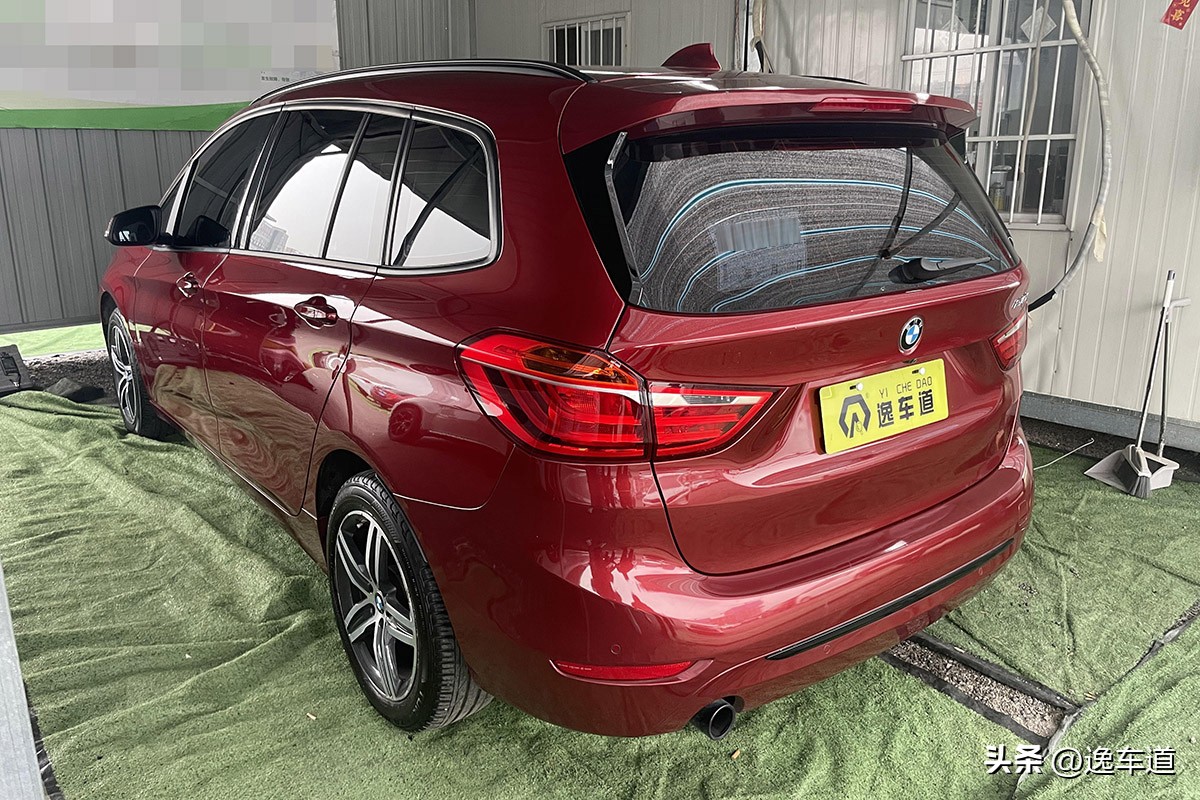 宝马2系旅行车你见过吗？跑了不到5万公里，八万块值吗？