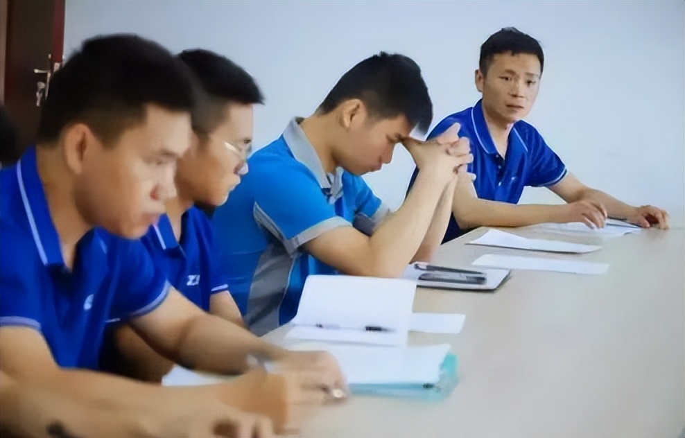 上海大学生的真实收入,上海本科生平均月薪