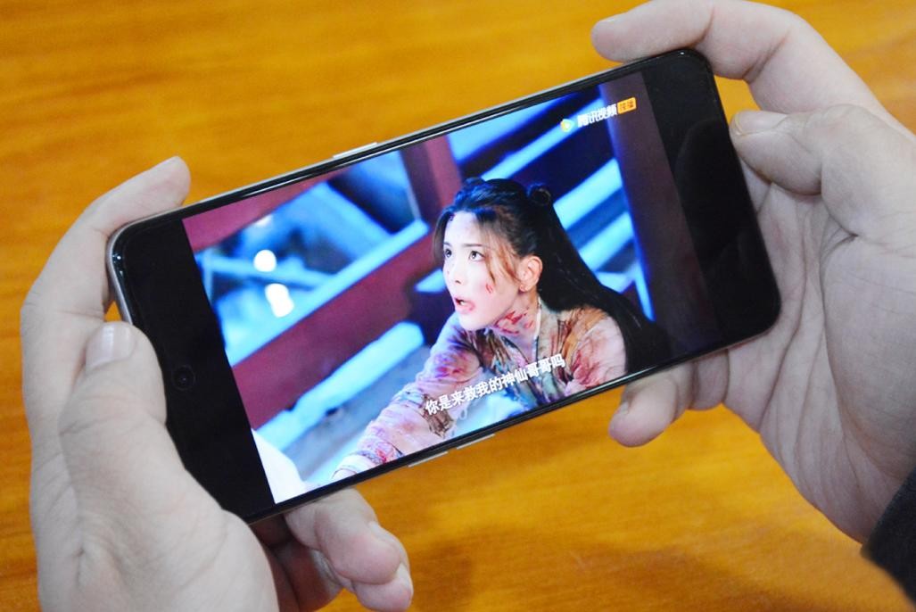 真我gtneo5官宣首发240w快充,真我gtneo5200w和240w充电测评