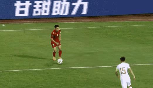 足球是圆的在赛场中变化莫测,足球是圆的上一句