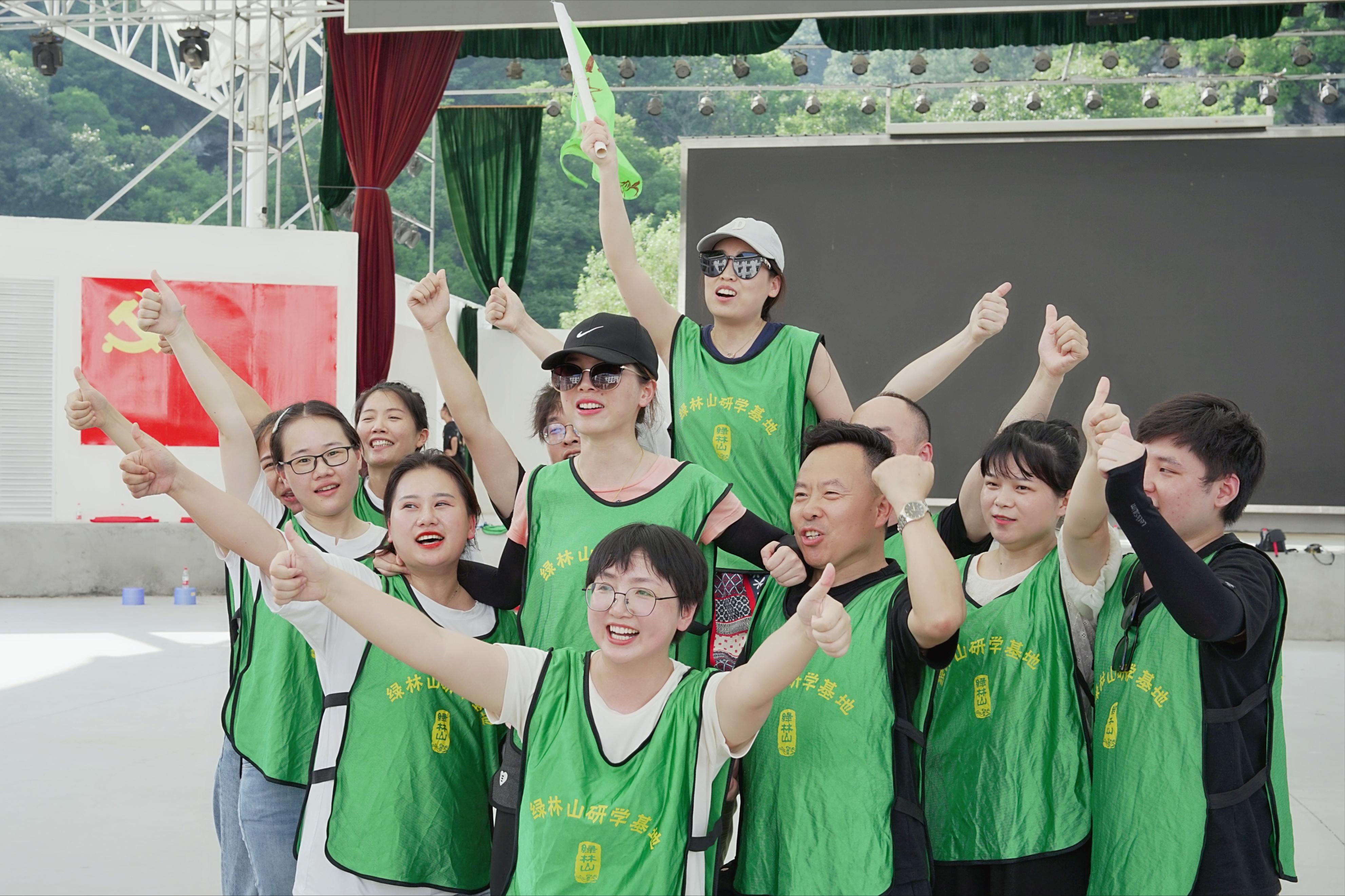 凝心聚力共成长同心同行创未来,团结协作勠力同心接续奋斗