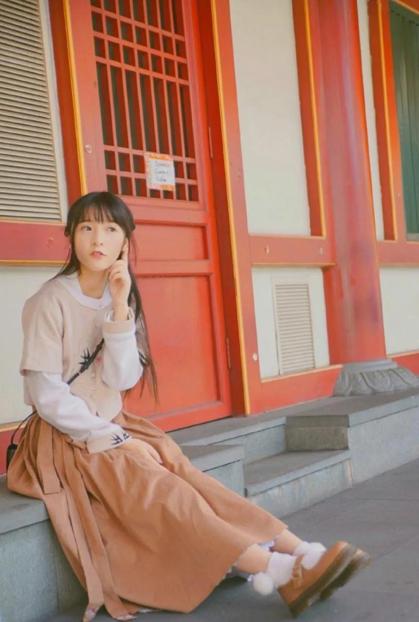 如何看待徐娇因泳衣照惹争议,徐娇晒同款泳装