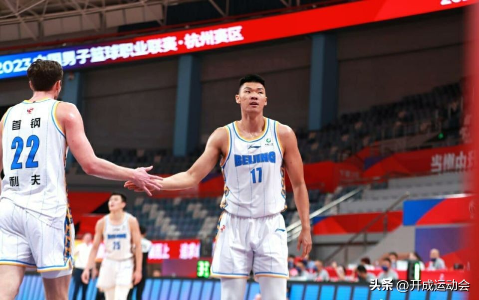 方硕2021首钢男篮签约了吗,方硕与首钢男篮续约