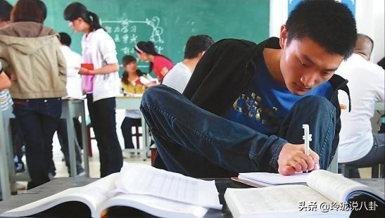 杨孟衡失去双臂的全过程,无臂学霸杨孟衡的故事