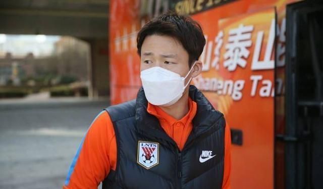 千疮百孔：病态中的中国足球，外援受贿，足协重组，裁判无视规则