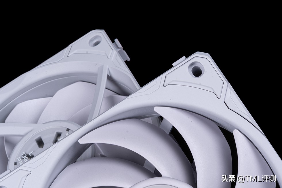 联力新款P28性能风扇,联力v2风扇