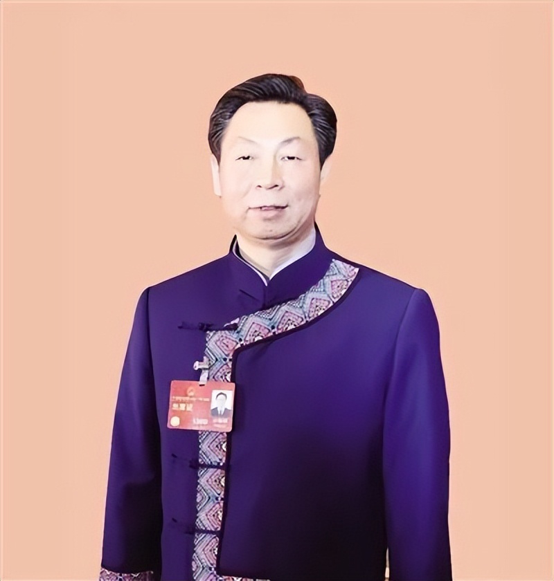 促进各民族共同团结共同奋斗发展,共同铸牢中华民族共同体意识