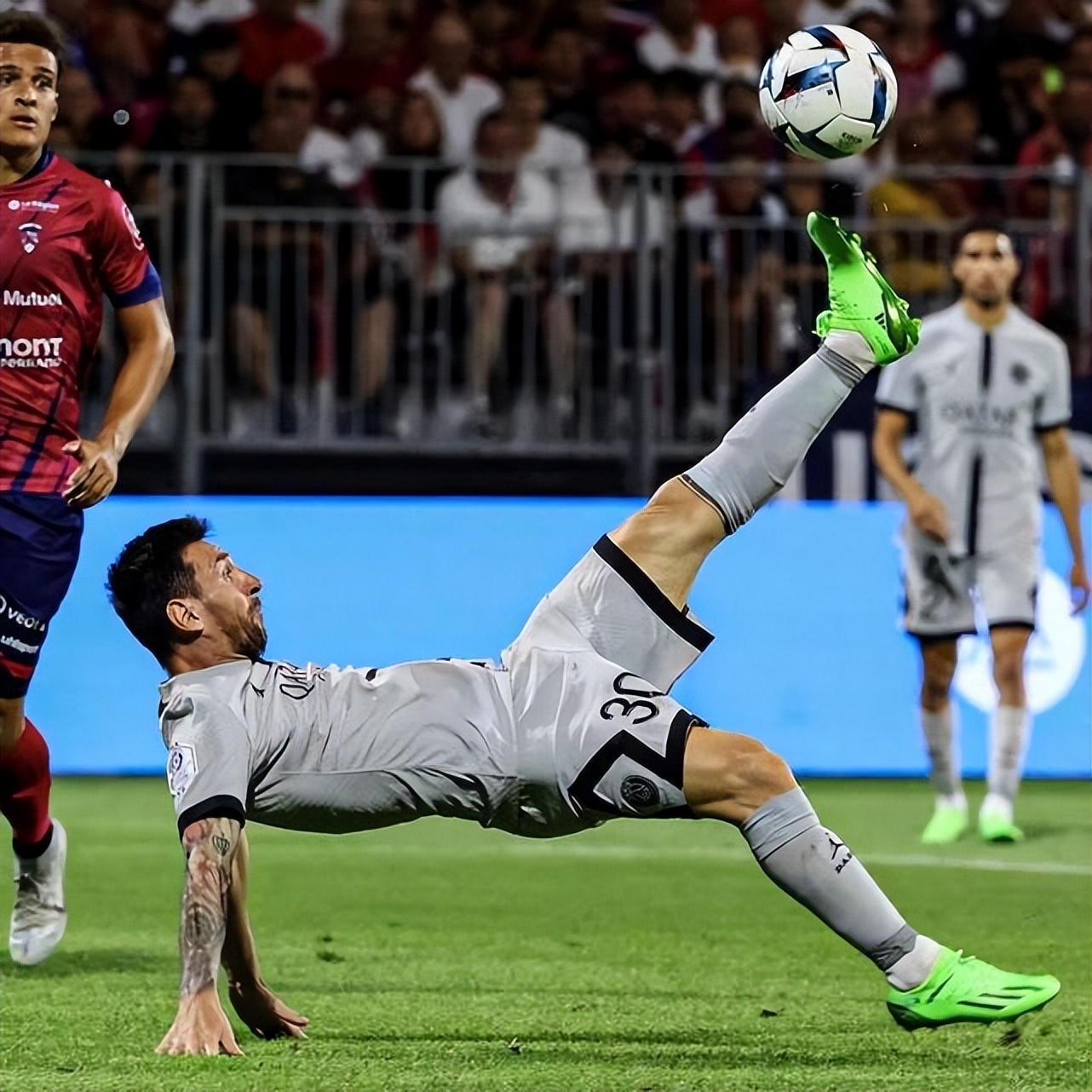 姆巴佩缺席下的大巴黎，梅西和内马尔的配合更加轻松写意行云流水