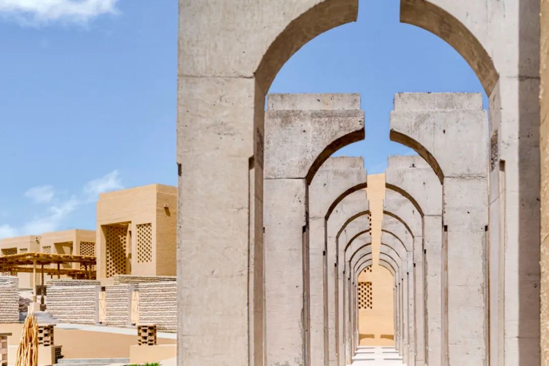 沙漠里的奢华天花板，比摩洛哥更耀眼