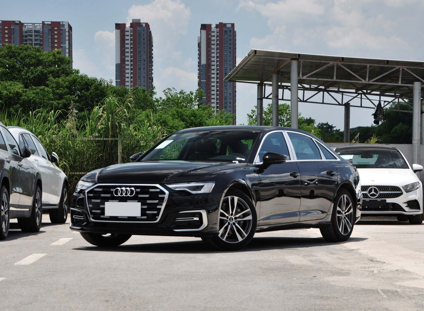 奥迪a6l45quattro臻选动感型,奥迪a6l30周年年型35tfsi时尚型